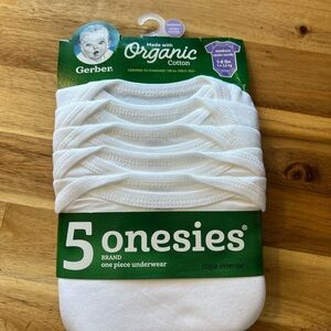 Gerber Organic Cotton Newborn 5-Pack White Onesies NWT 5-8 lbs